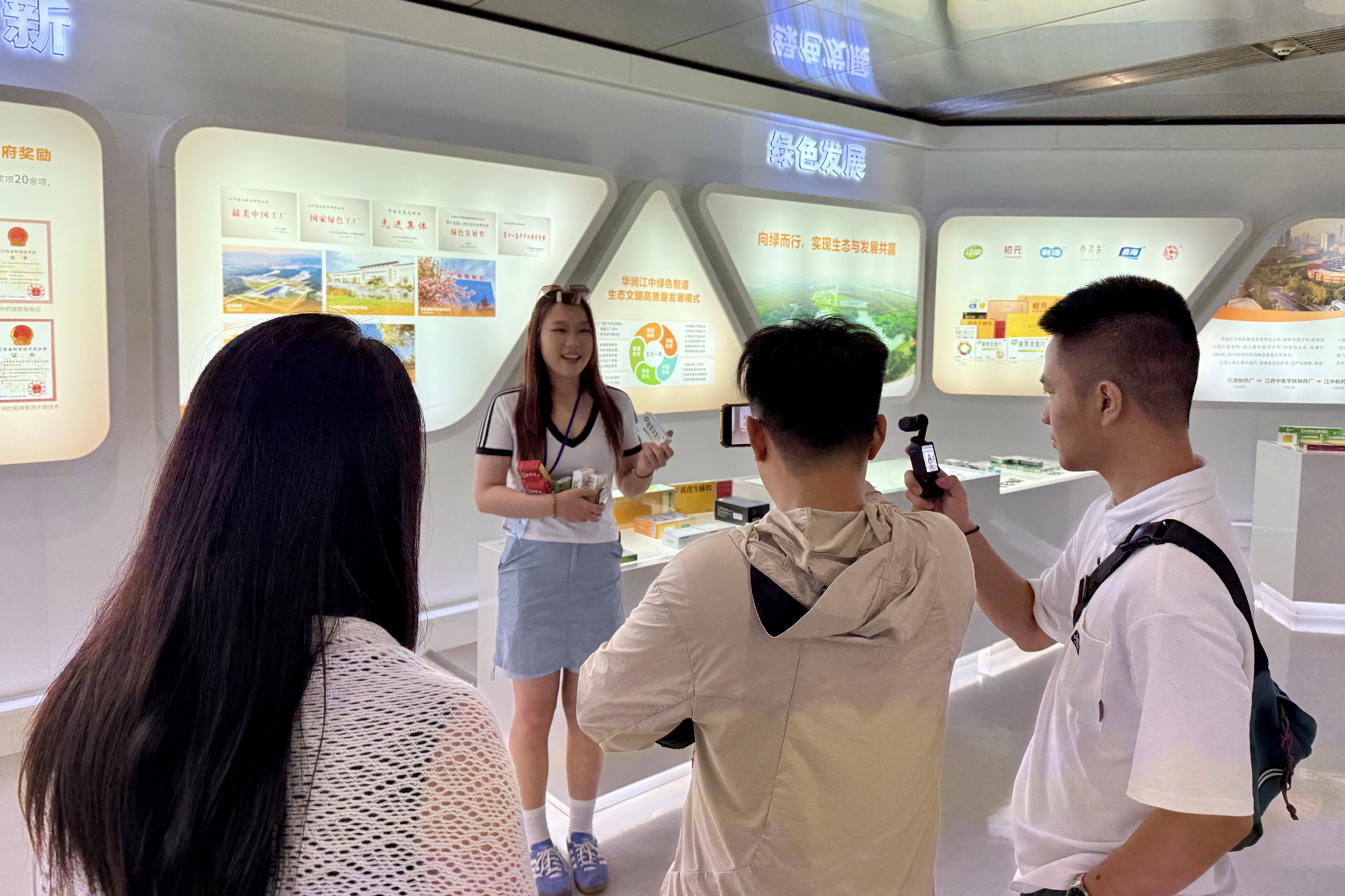 香港学子.jpg